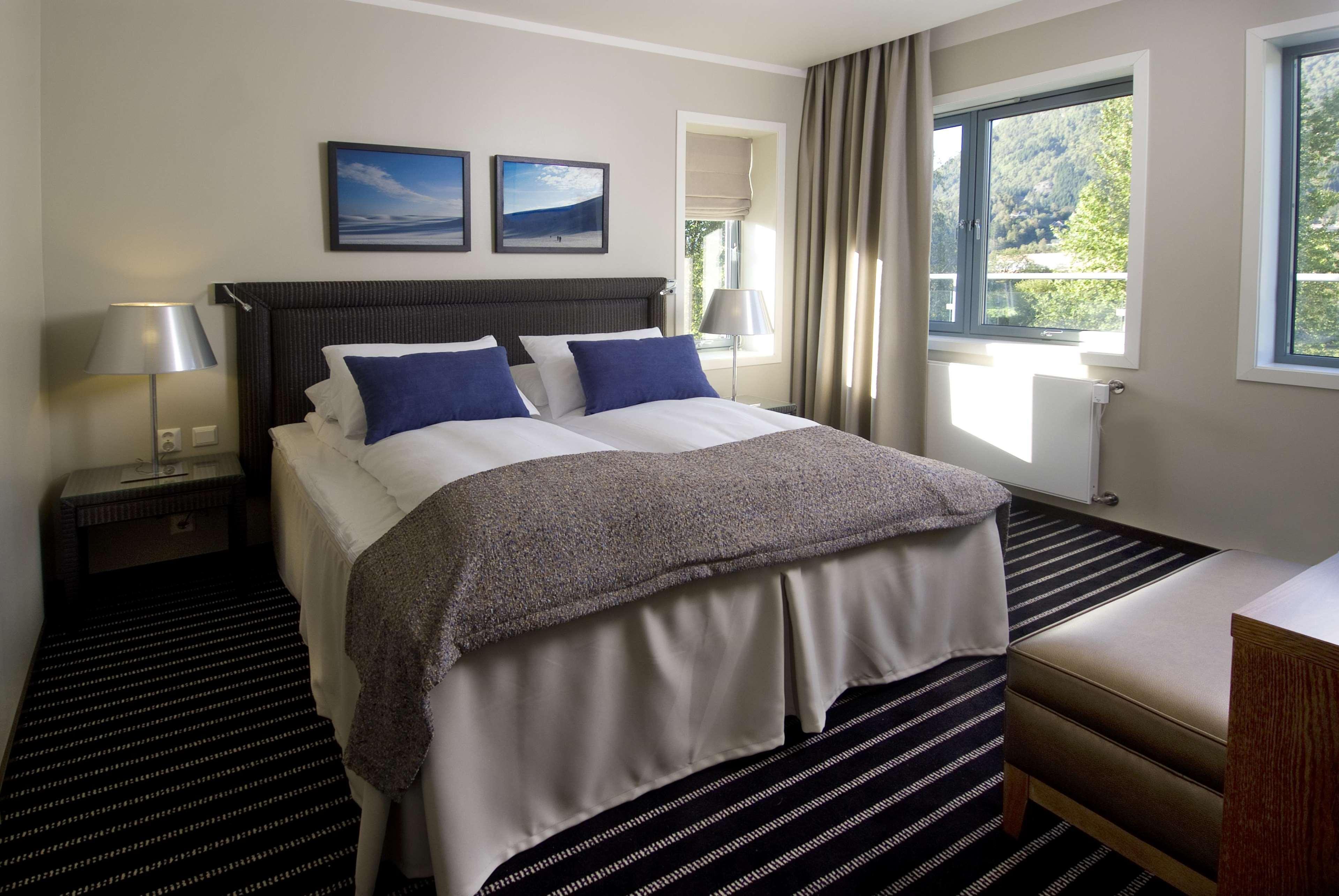 Scandic Sunnfjord Hotel & Spa Фёрде Экстерьер фото