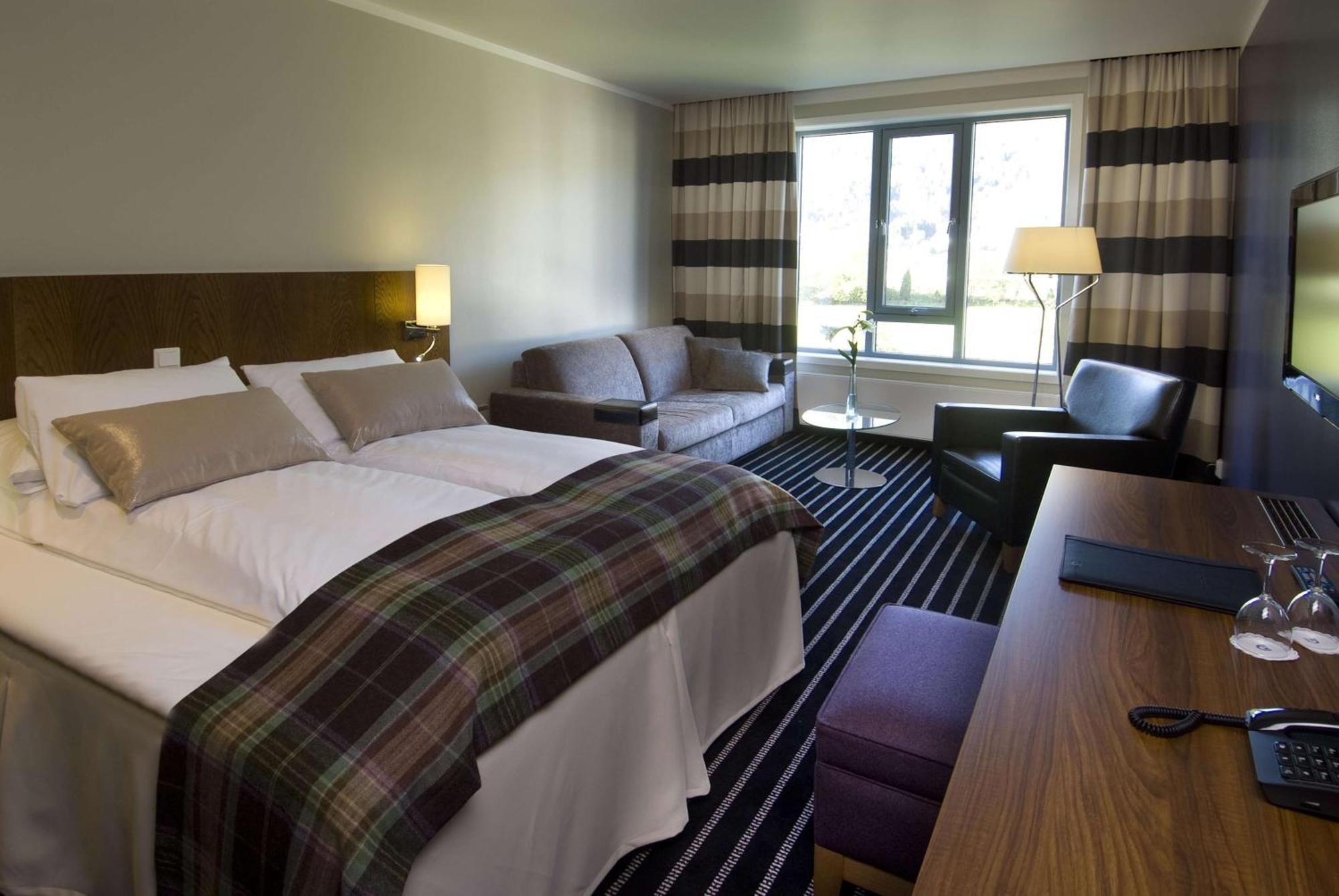 Scandic Sunnfjord Hotel & Spa Фёрде Экстерьер фото